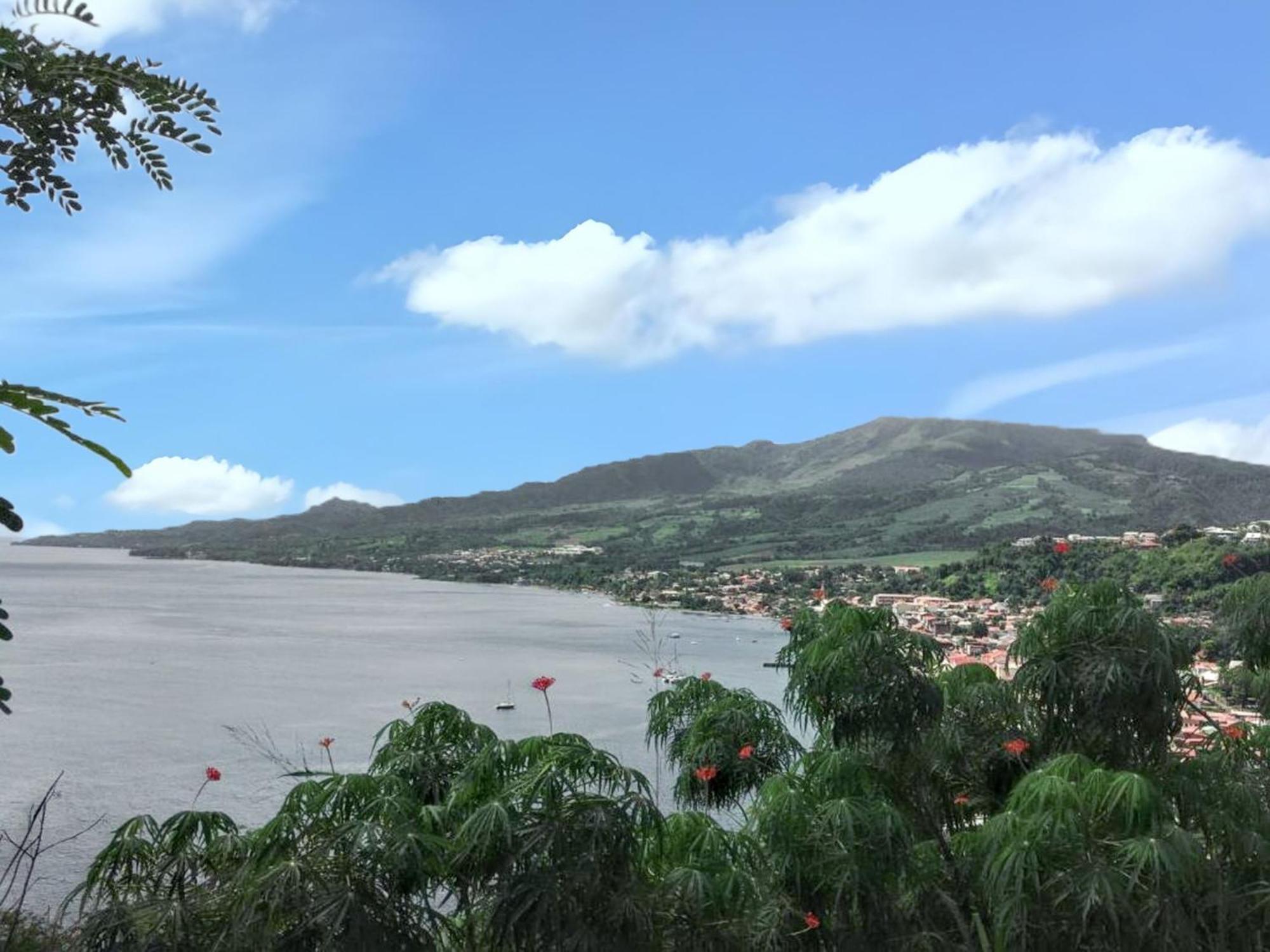 Maison De Charme A Saint-Pierre Avec Vue Sur Mer Et Montagne Exteriér fotografie
