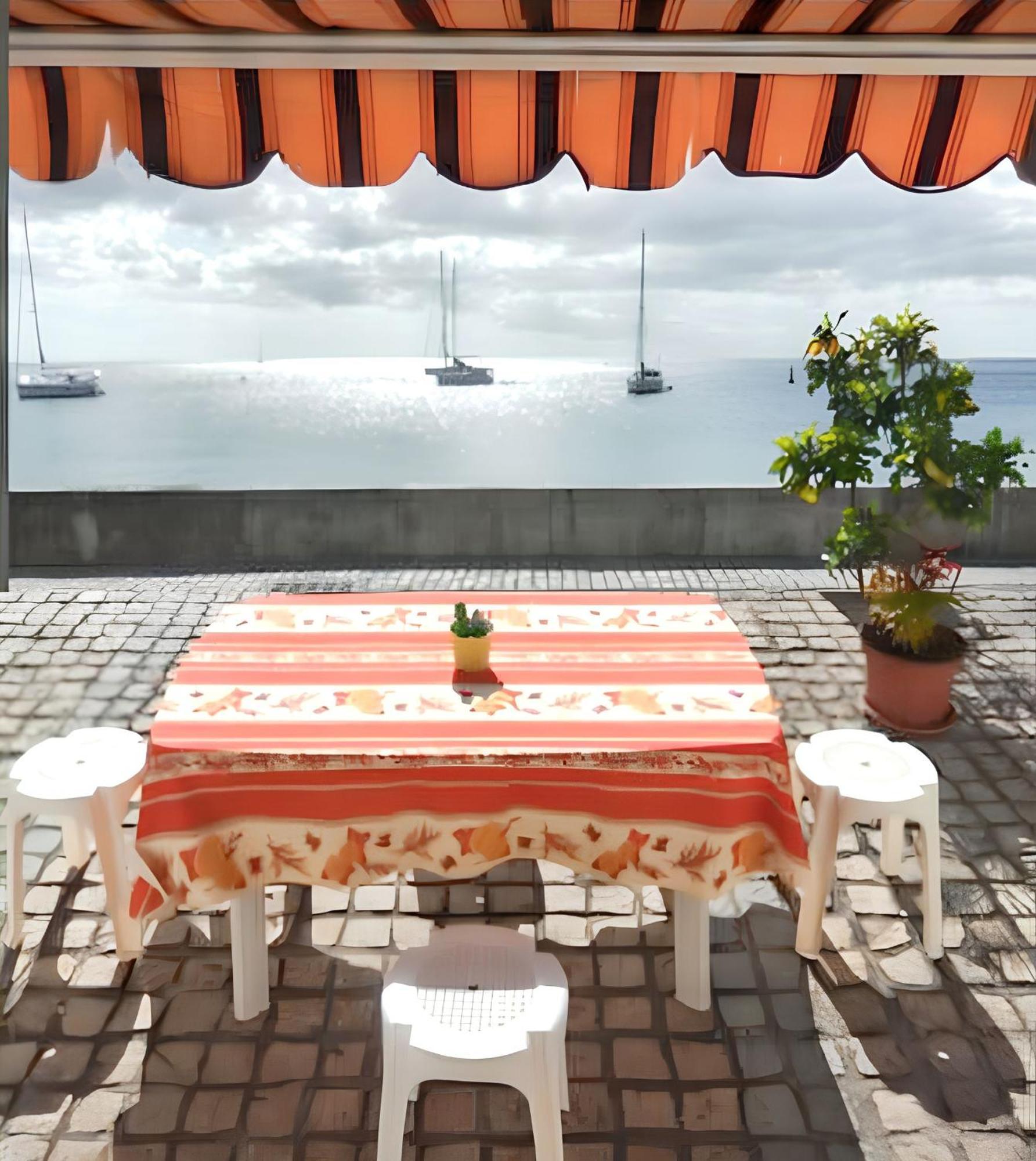 Maison De Charme A Saint-Pierre Avec Vue Sur Mer Et Montagne Exteriér fotografie